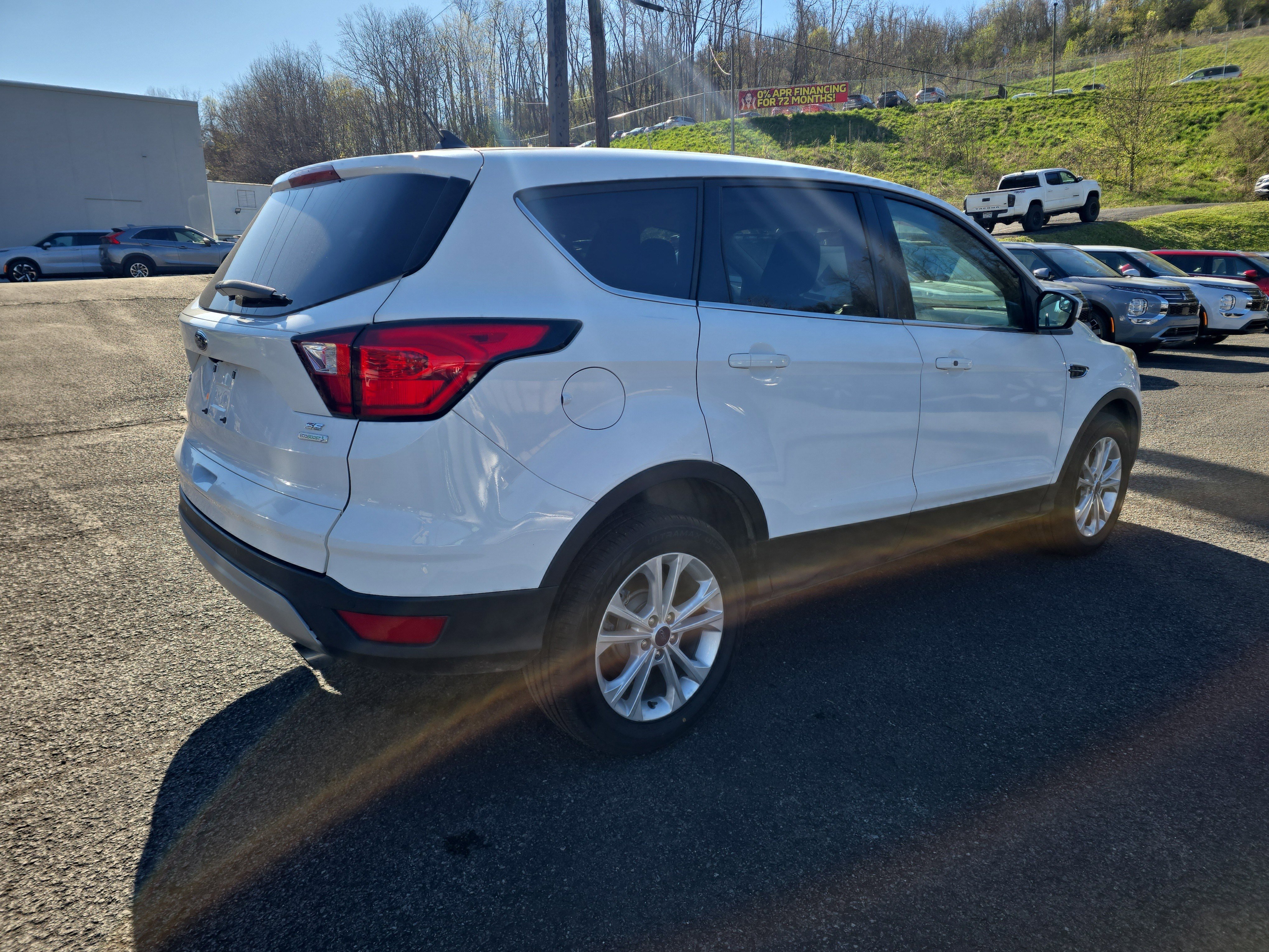 Used 2019 Ford Escape SE image 4