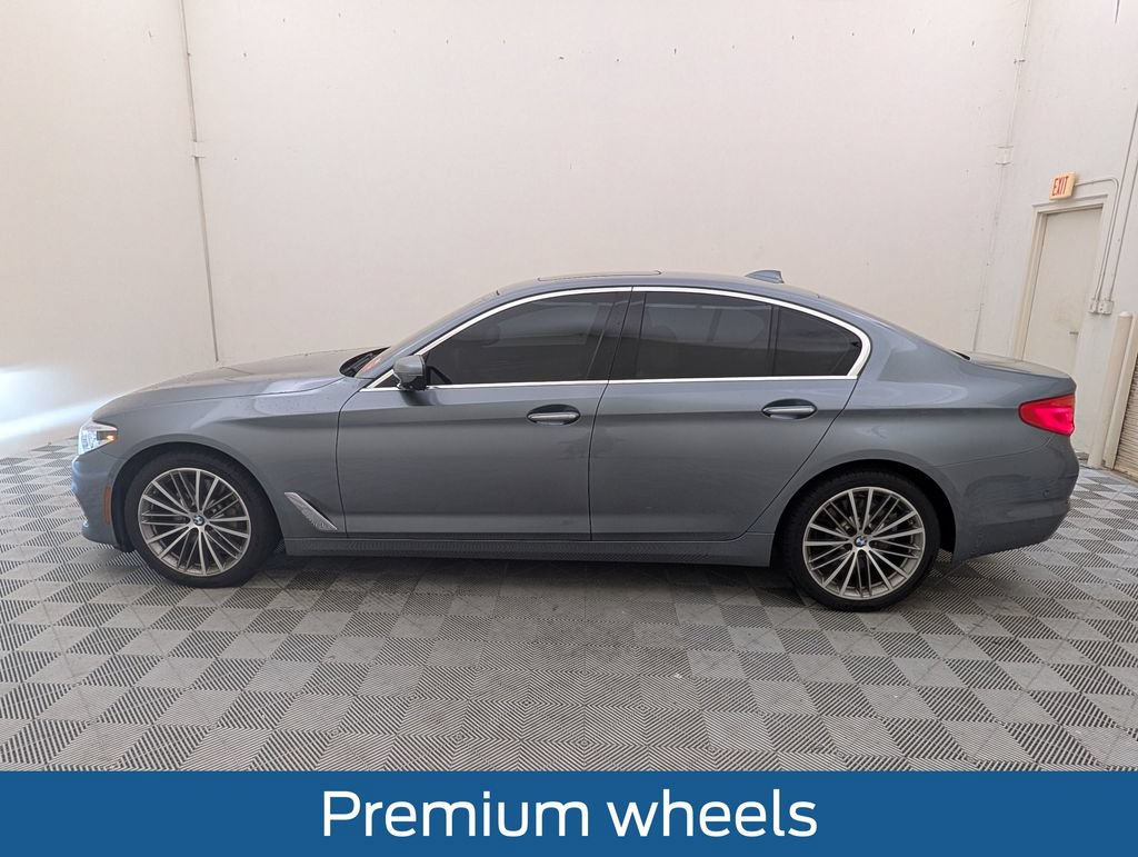 Used 2017 BMW 540i RWD image 11