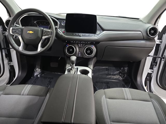 New 2025 Chevrolet Blazer LT FWD image 11