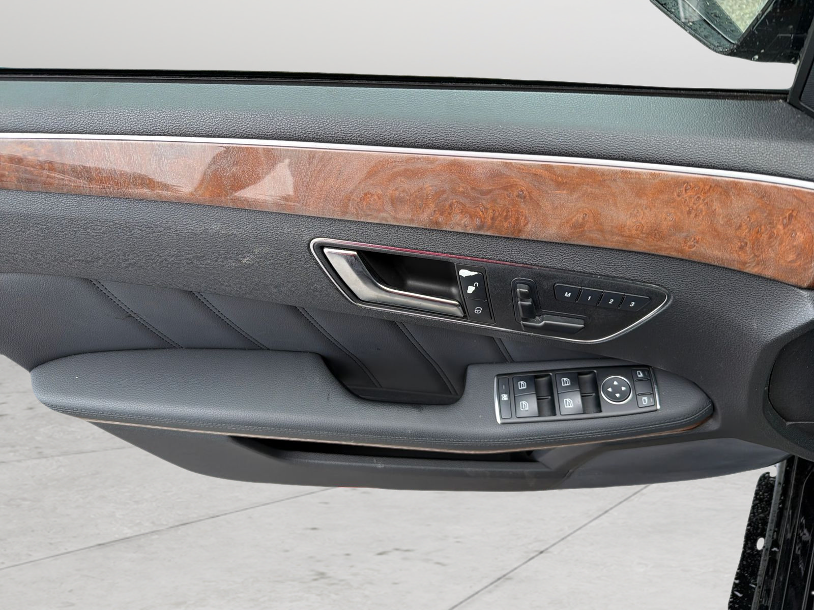 Used 2013 Mercedes-Benz E 350 Sedan image 26
