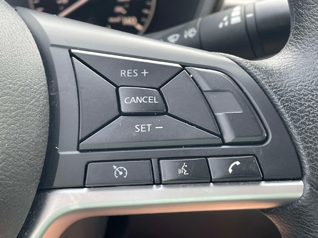 Used 2025 Nissan Altima 2.5 SV FWD image 29