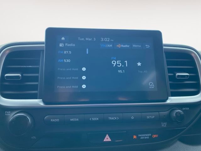 Used 2020 Hyundai Venue SEL image 22