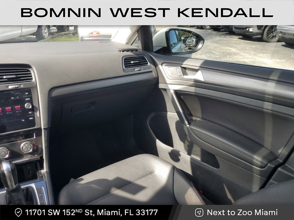 Used 2018 Volkswagen Golf SE image 16