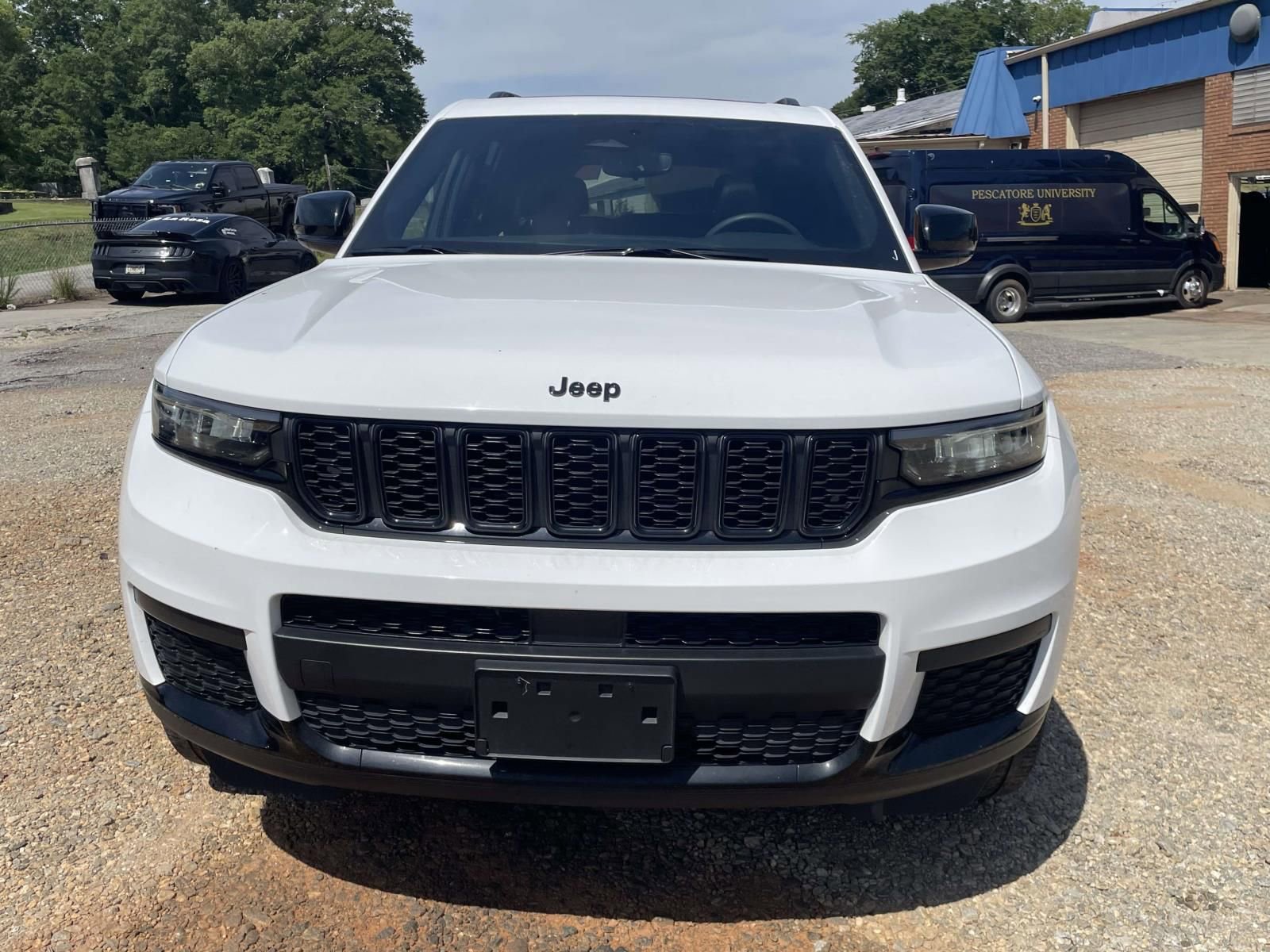 Used 2023 Jeep Grand Cherokee L Laredo AWD/4WD image 14