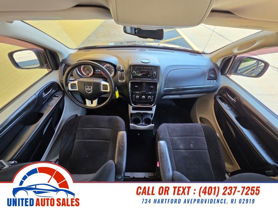 Used 2014 Dodge Grand Caravan American Value Package w/ UConnect Hands-Free Group FWD image 13