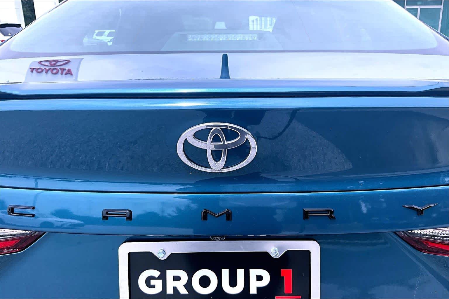 Used 2025 Toyota Camry SE w/ Convenience Package AWD/4WD image 10