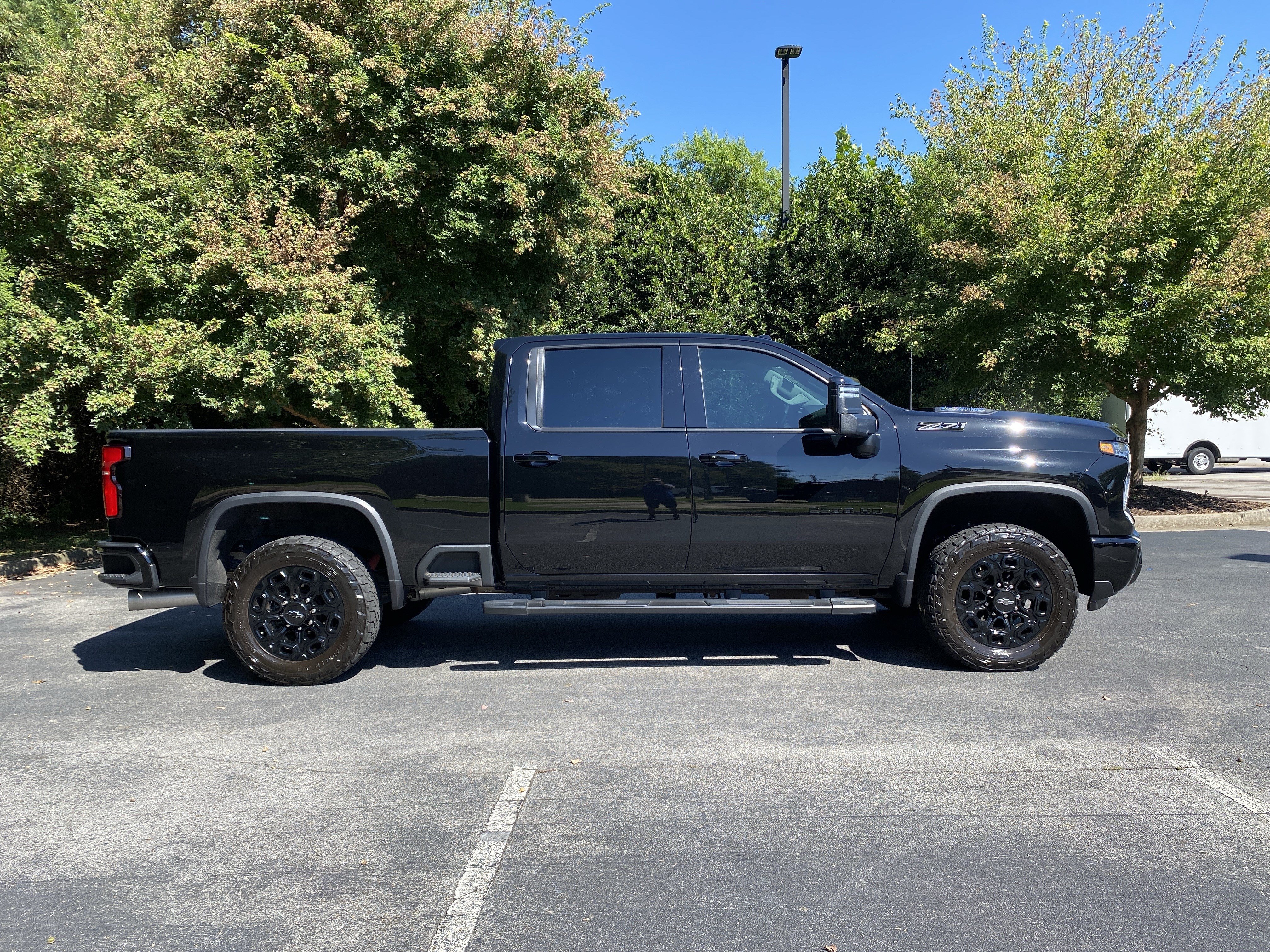 Used 2024 Chevrolet Silverado 2500 LTZ w/ LTZ Plus Package AWD/4WD image 10