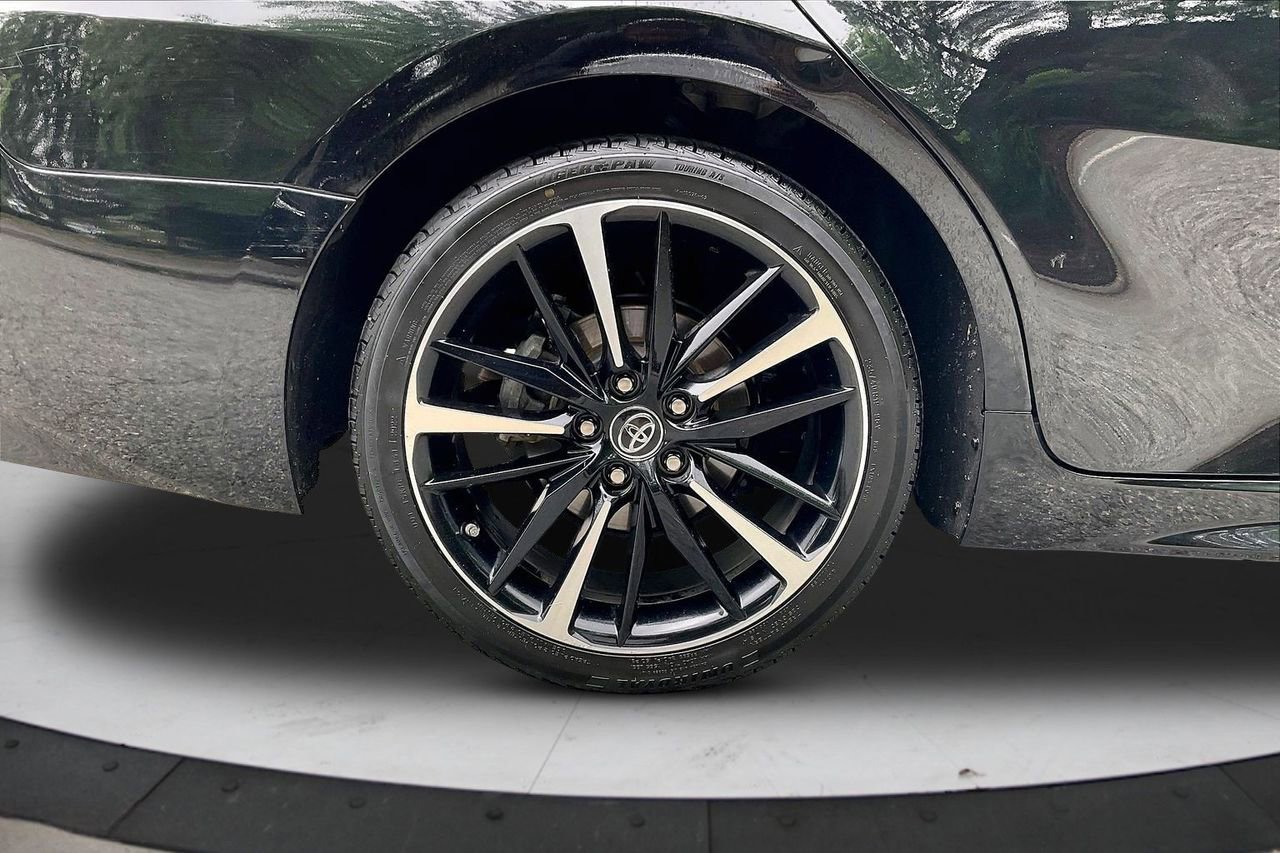 Used 2019 Toyota Camry XSE w/ Navigation Package FWD image 38