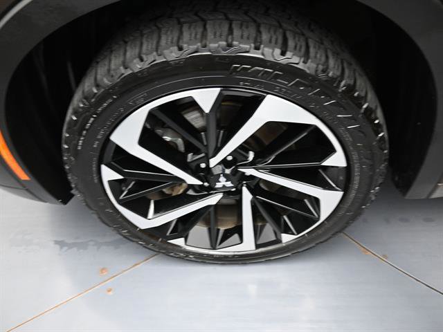 Used 2023 Mitsubishi Outlander SEL AWD/4WD image 23