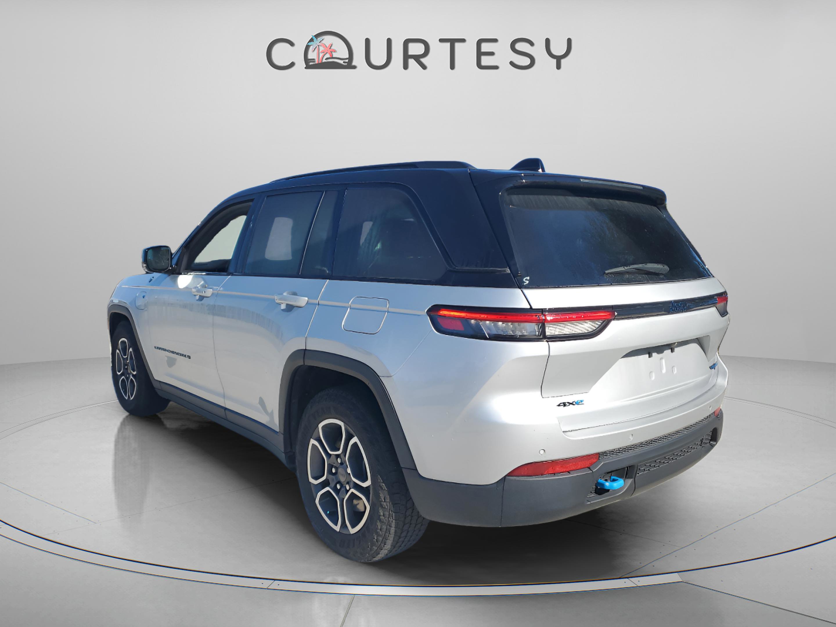 Certified 2022 Jeep Grand Cherokee Trailhawk image 2