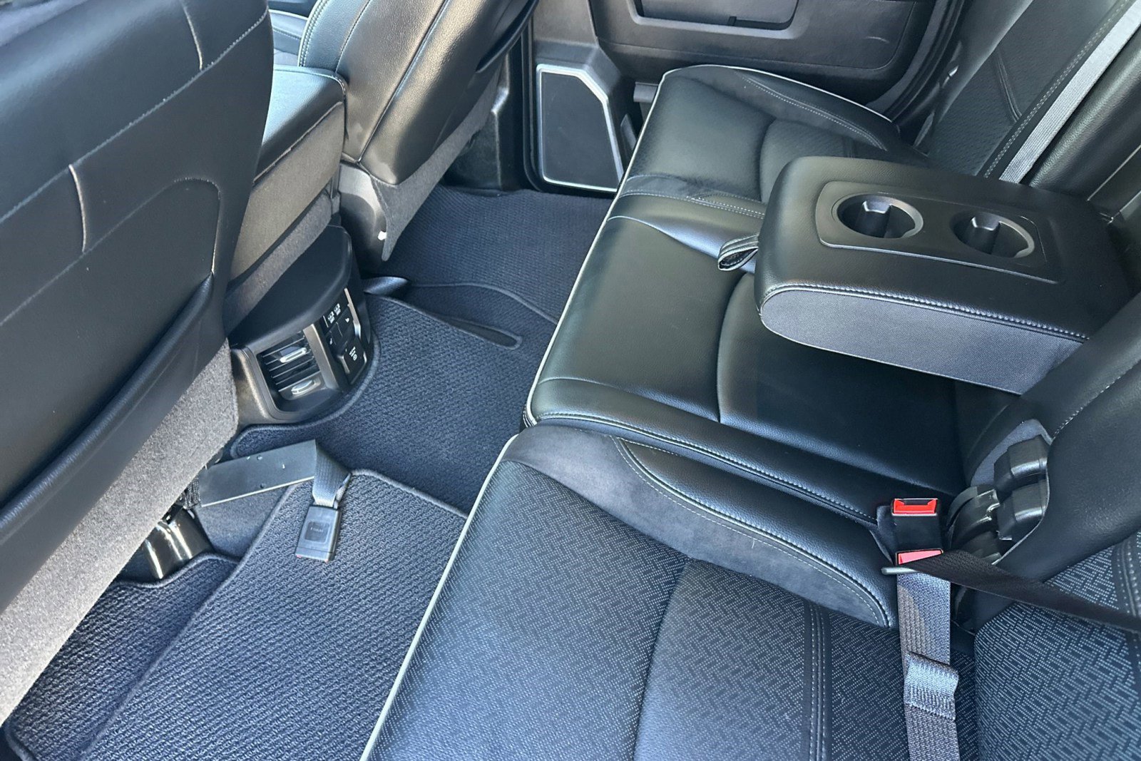 Used 2024 RAM 3500 Laramie w/ Sport Appearance Package image 25