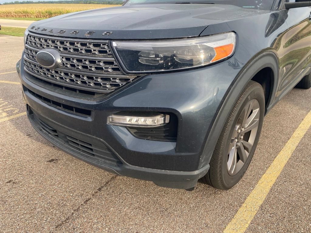 Used 2024 Ford Explorer XLT w/ Equipment Group 202A AWD/4WD image 14