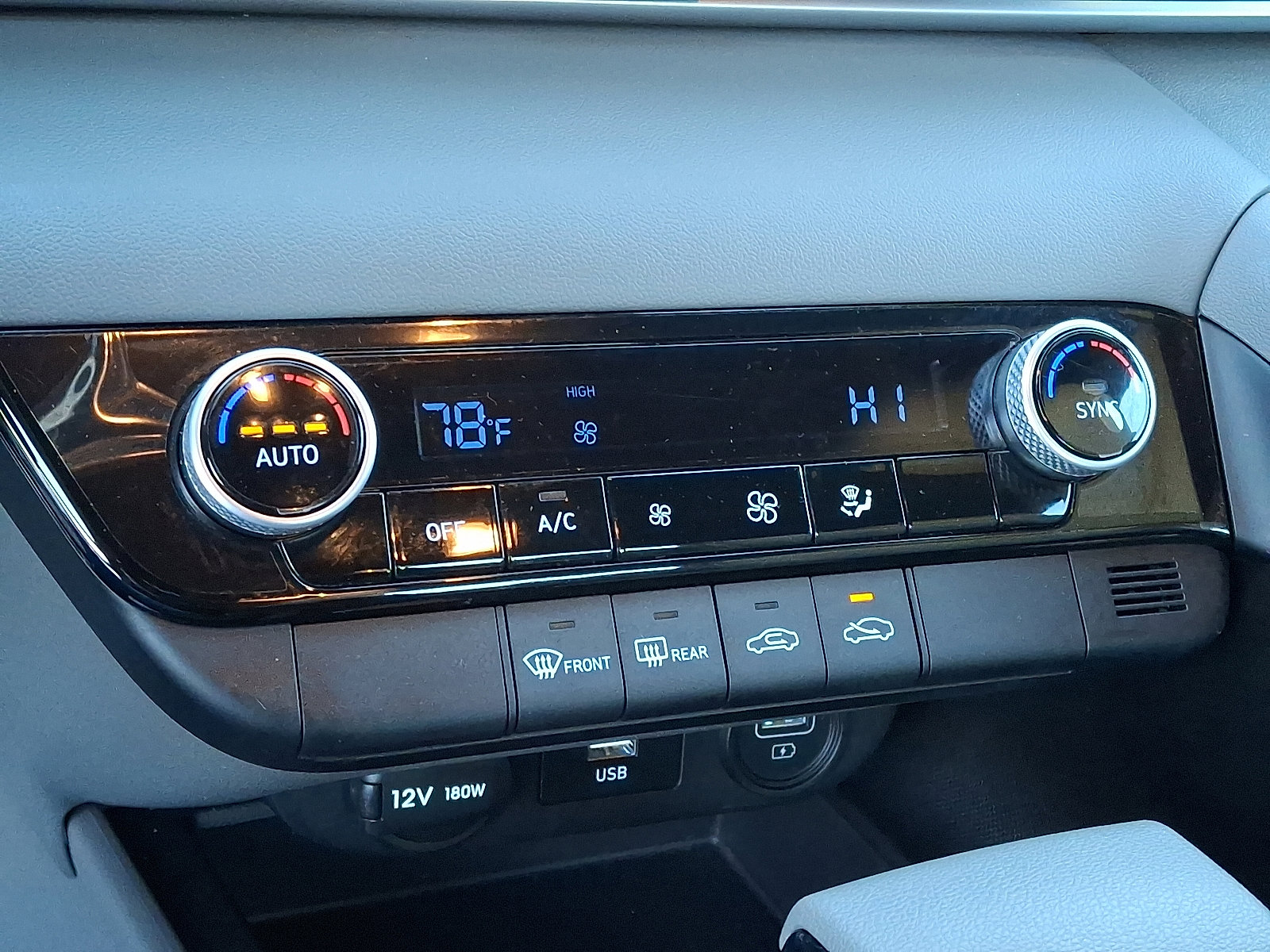 Certified 2023 Hyundai Elantra SEL image 23