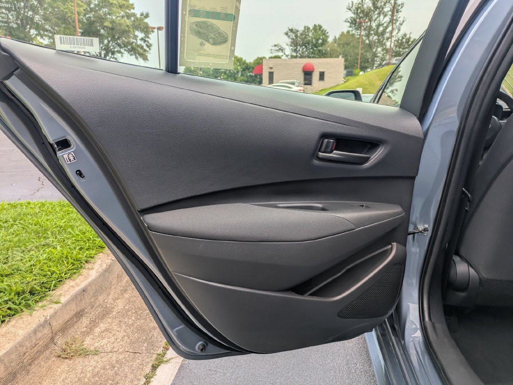 Used 2025 Toyota Corolla LE FWD image 25