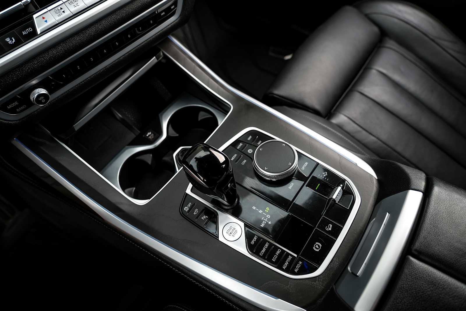 Used 2022 BMW X7 xDrive40i w/ M Sport Package image 28
