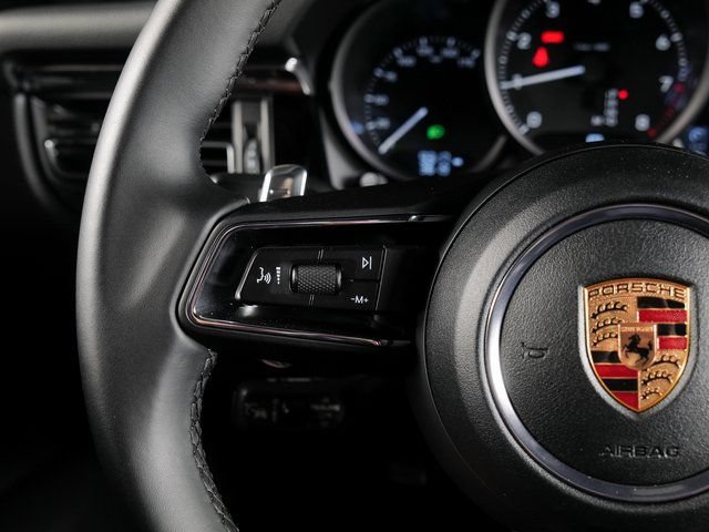 Certified 2026 Porsche Macan AWD/4WD image 22