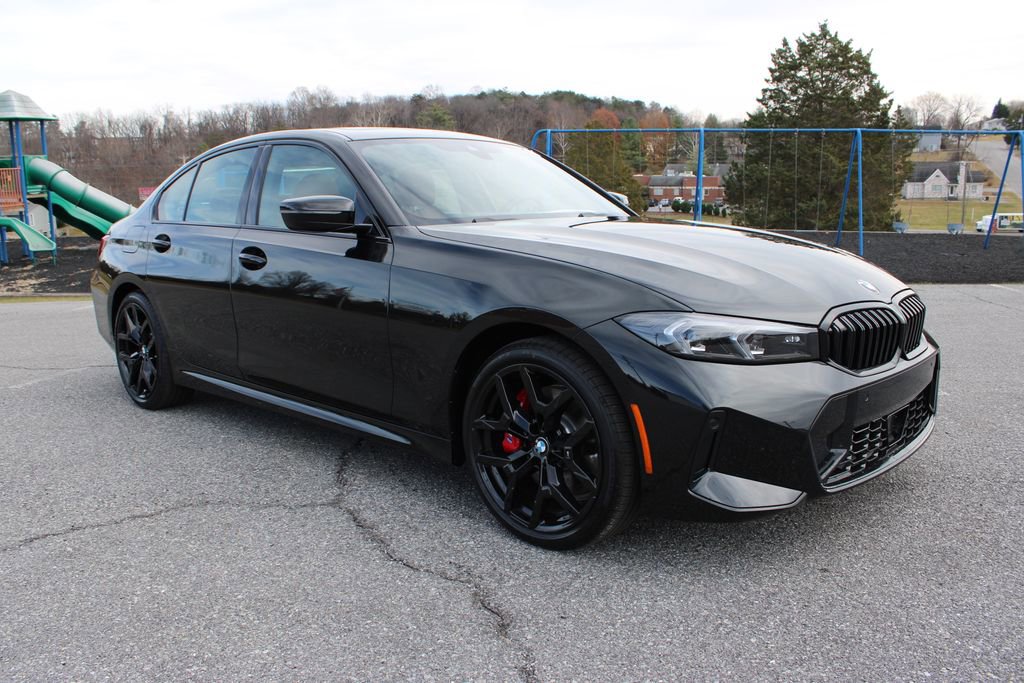 New 2026 BMW 330i xDrive Sedan w/ M Sport Package AWD/4WD image 2