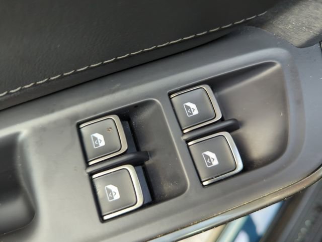 Used 2023 Rivian R1T Adventure image 18