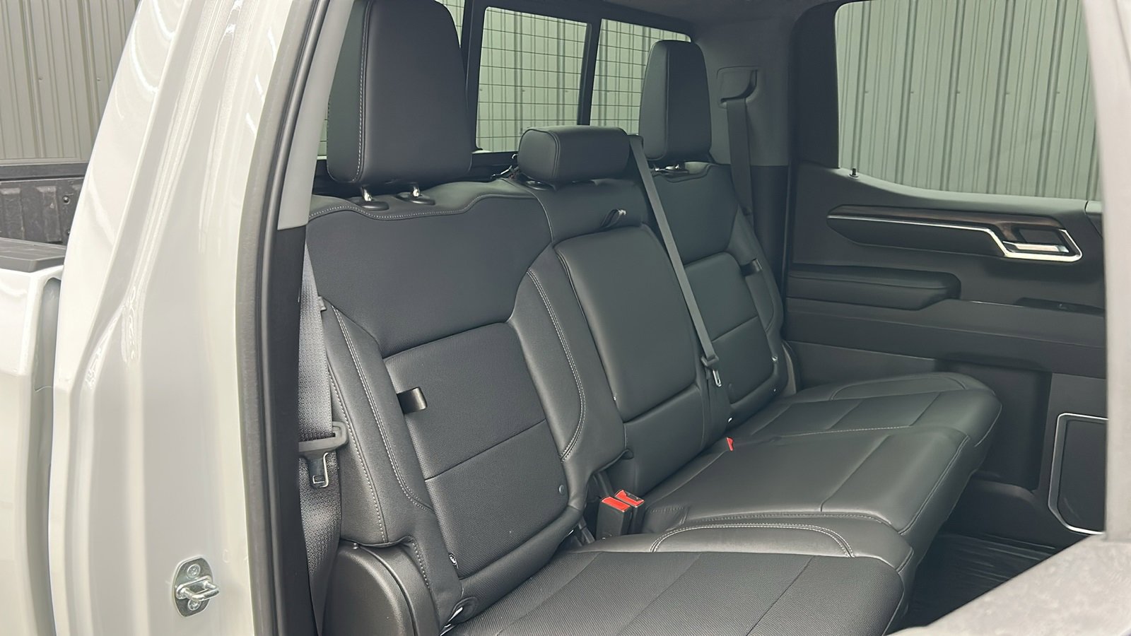 Used 2023 GMC Sierra 1500 SLT image 42