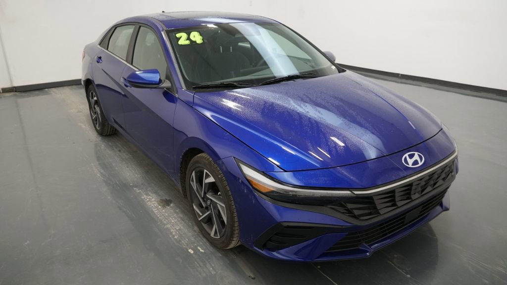 New 2024 Hyundai Elantra SEL w/ Convenience Package