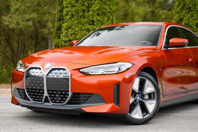 Used 2023 BMW i4 eDrive40 w/ Premium Package RWD image 2