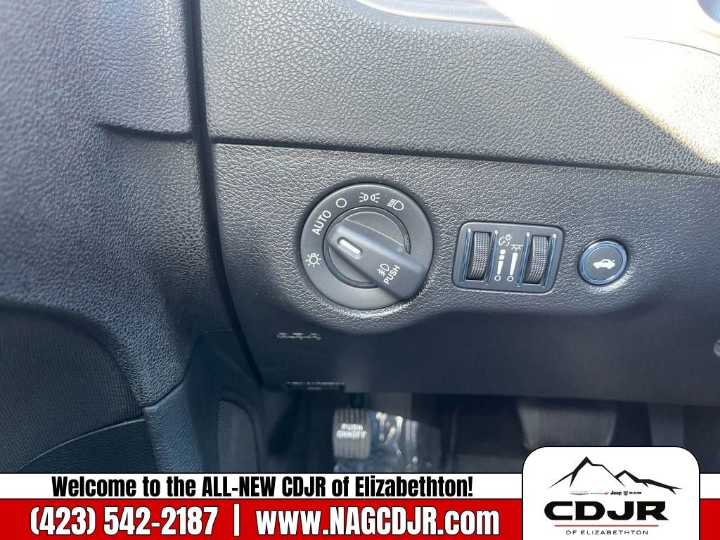 New 2023 Dodge Charger SXT image 29