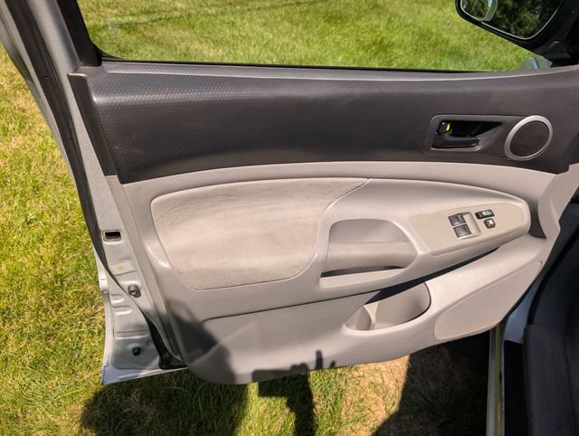 Used 2010 Toyota Tacoma 4x4 Access Cab image 14