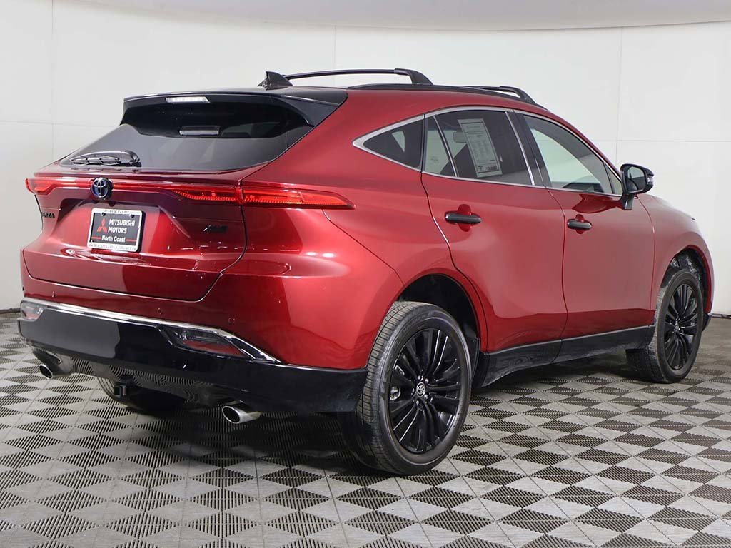 Used 2023 Toyota Venza Nightshade image 9