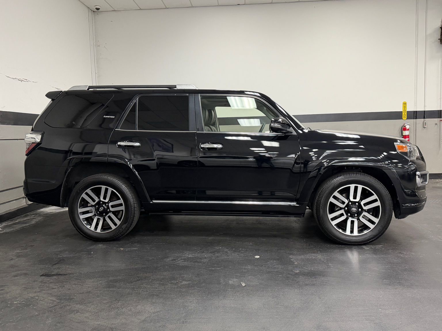 Used 2022 Toyota 4Runner Limited image 6