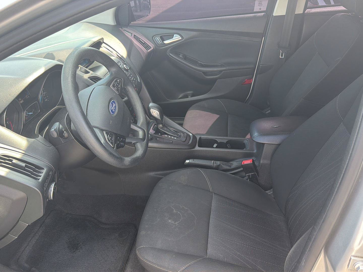 Used 2018 Ford Focus SE FWD image 9