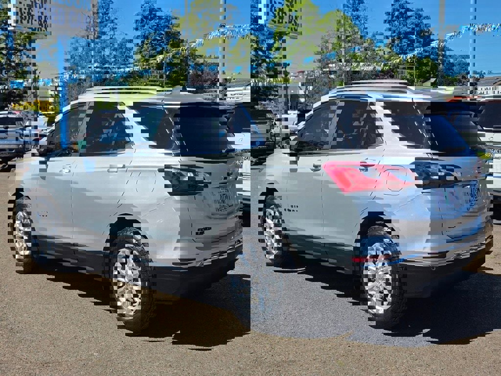 Used 2021 Chevrolet Equinox LT image 2