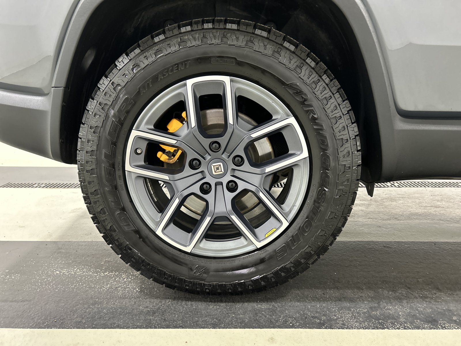 Used 2022 Rivian R1S Launch Edition AWD/4WD image 12