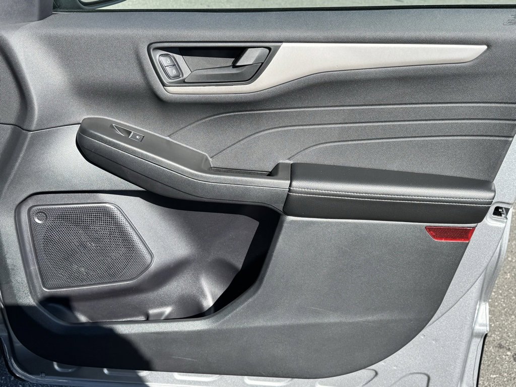 Used 2022 Ford Escape SE w/ Cold Weather Package image 28