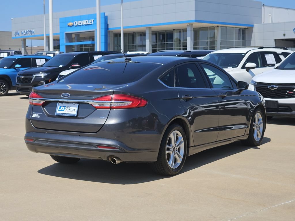 Used 2018 Ford Fusion SE w/ Fusion SE Technology Package FWD image 7