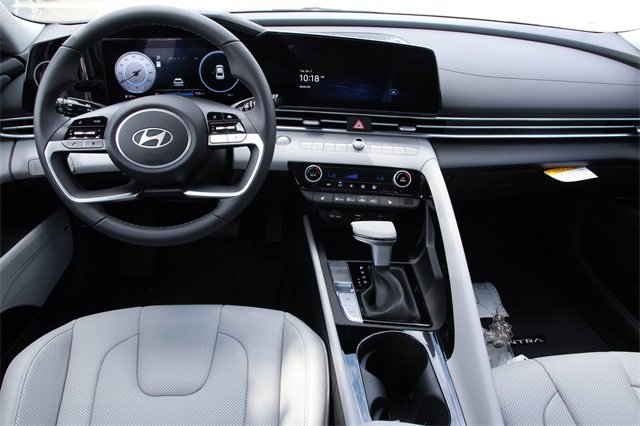 New 2025 Hyundai Elantra Limited image 14