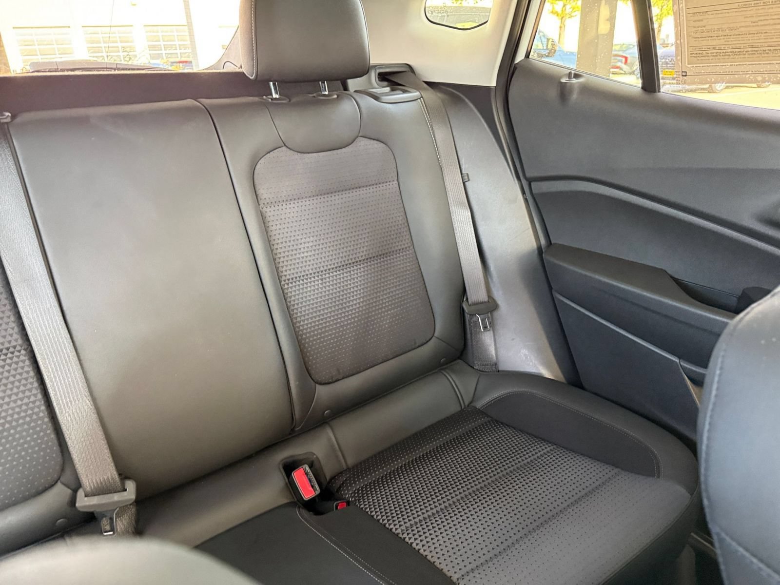 Used 2025 Chevrolet Trax LT FWD image 37