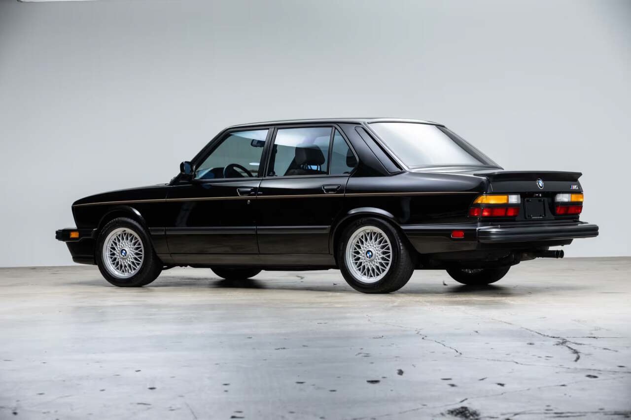 Used 1988 BMW M5 RWD image 7