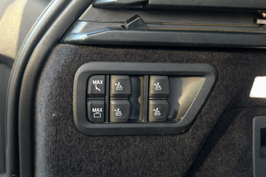 Used 2024 BMW X7 xDrive40i w/ Executive Package AWD/4WD image 61