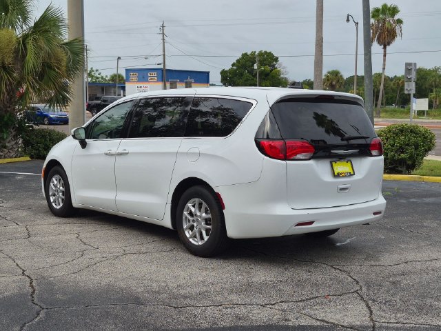 Used 2023 Chrysler Voyager LX FWD image 7