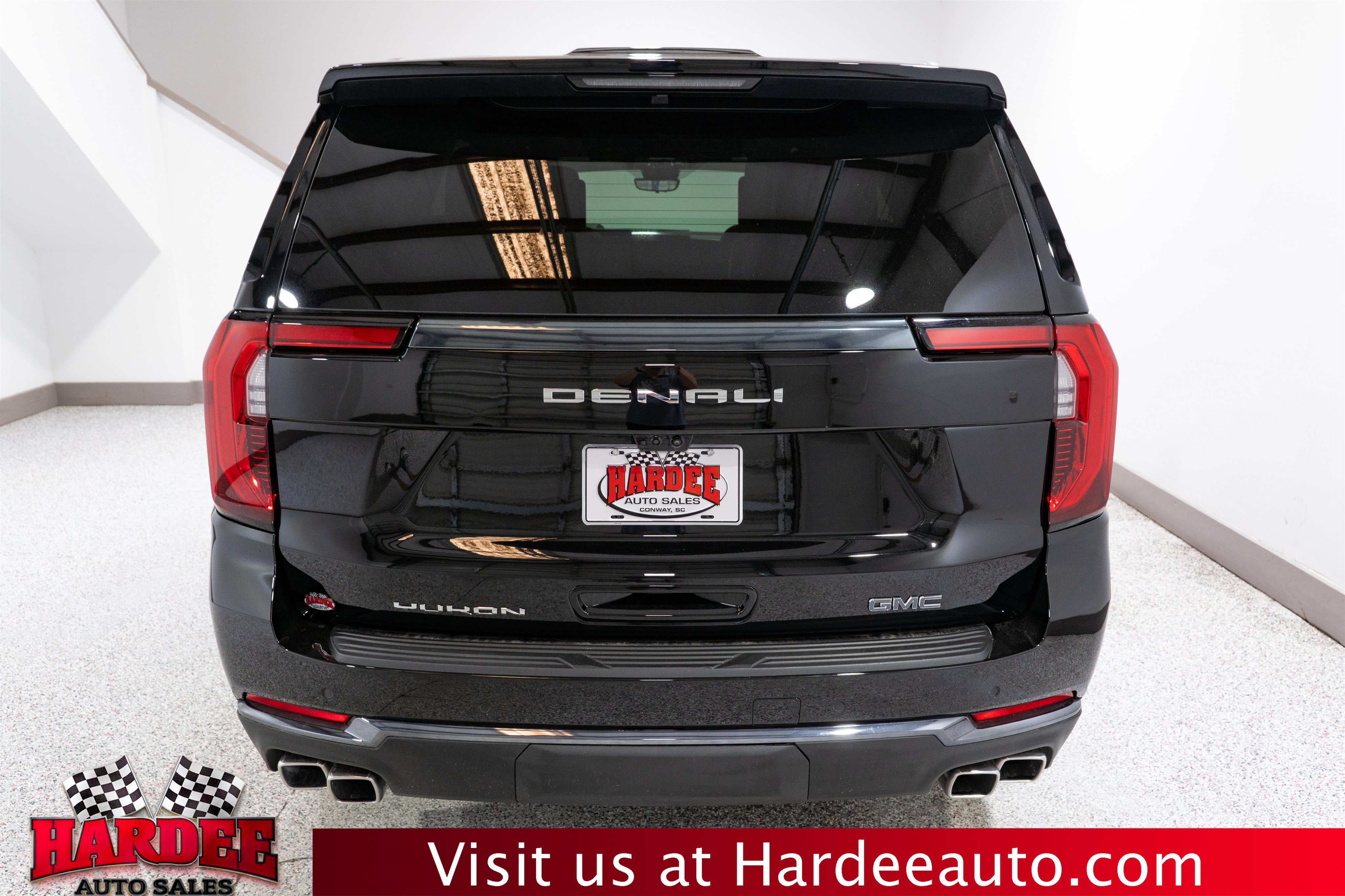 Used 2026 GMC Yukon Denali Ultimate w/ LPO, Floor Liner Package AWD/4WD image 4
