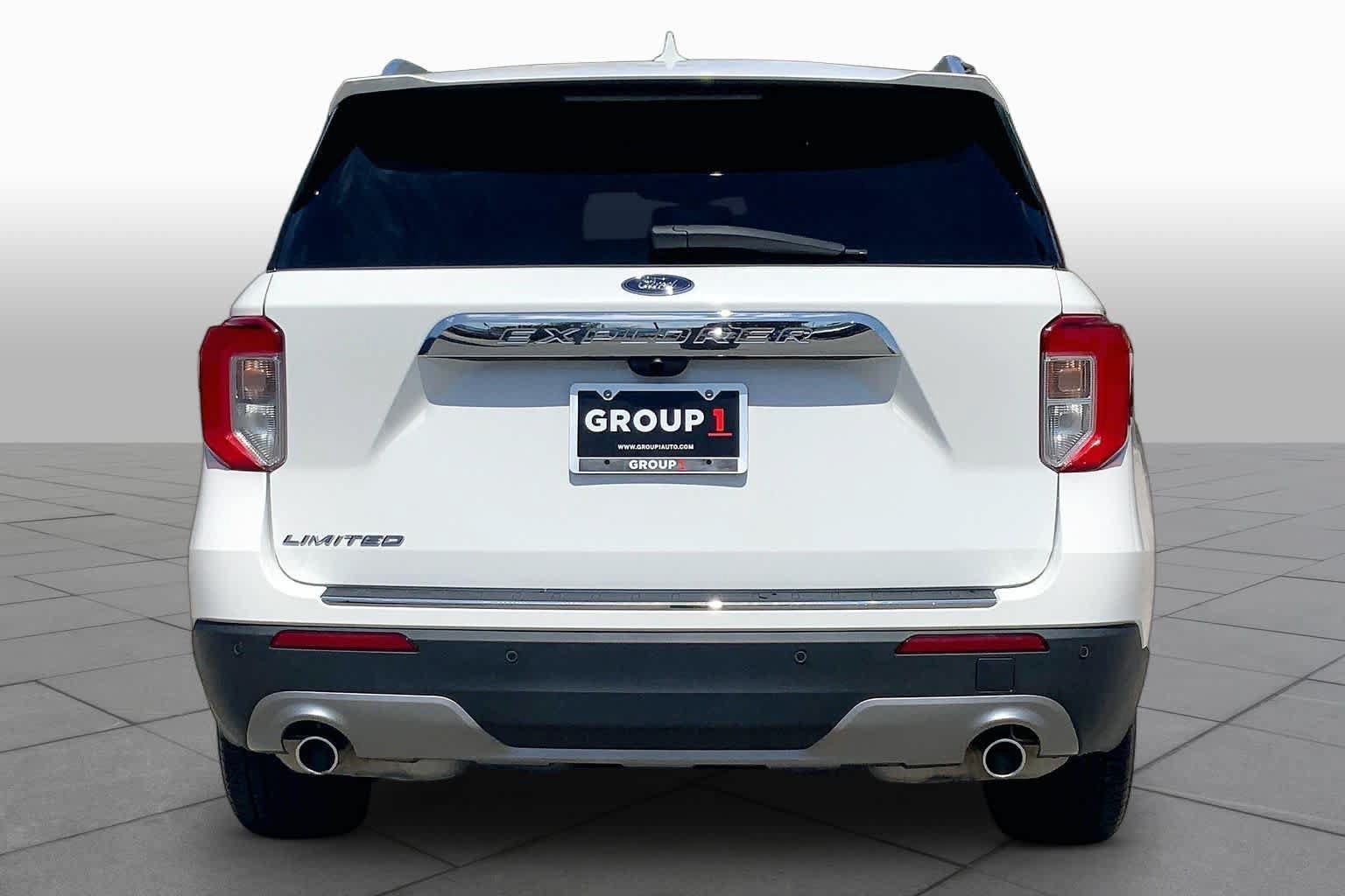 Used 2022 Ford Explorer Limited w/ Equipment Group 301A RWD image 5