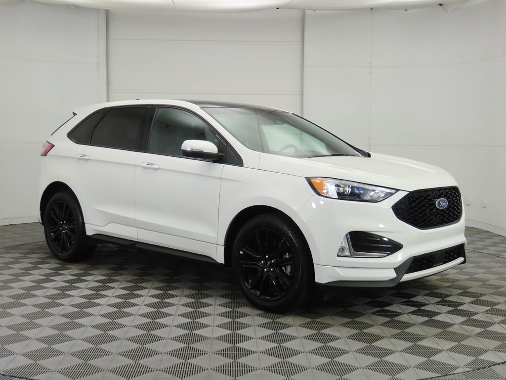 Used 2020 Ford Edge ST-Line w/ Cold Weather Package image 3