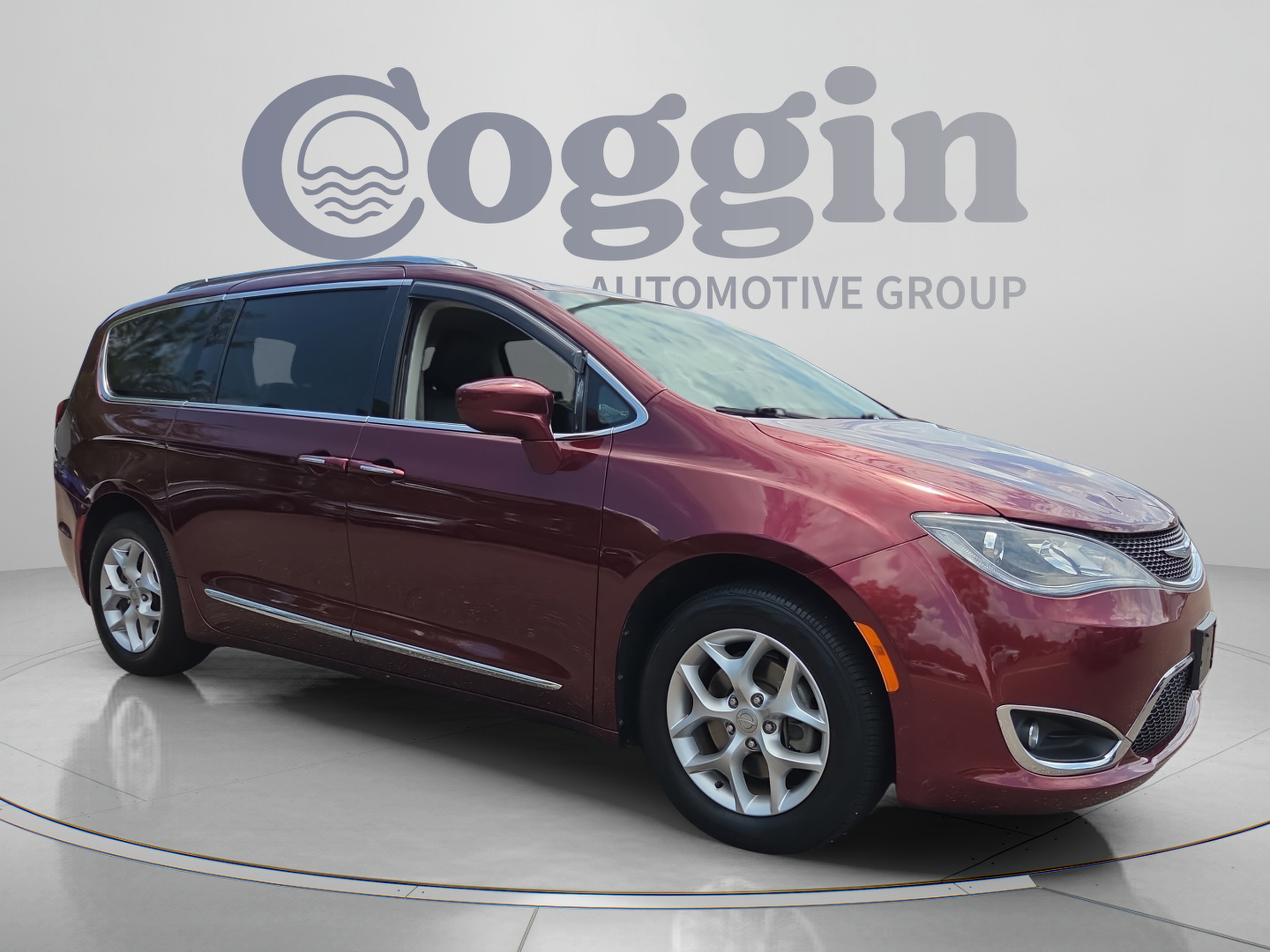 Used 2018 Chrysler Pacifica Touring-L w/ Tire & Wheel Group FWD image 7