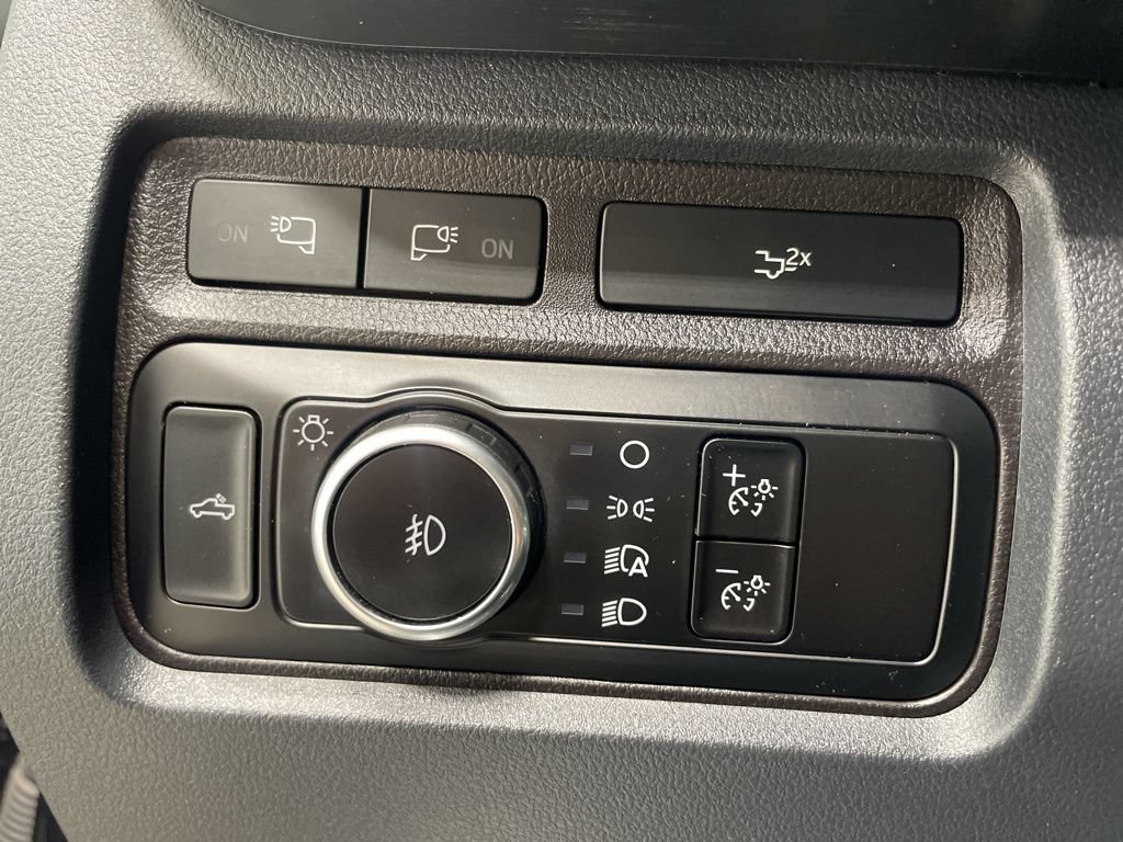Used 2024 Ford F250 Lariat w/ Sport Appearance Package AWD/4WD image 32
