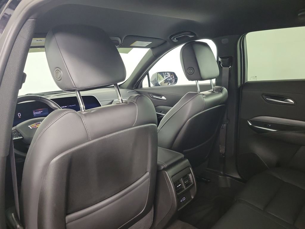Used 2025 Cadillac XT4 Premium Luxury FWD image 13