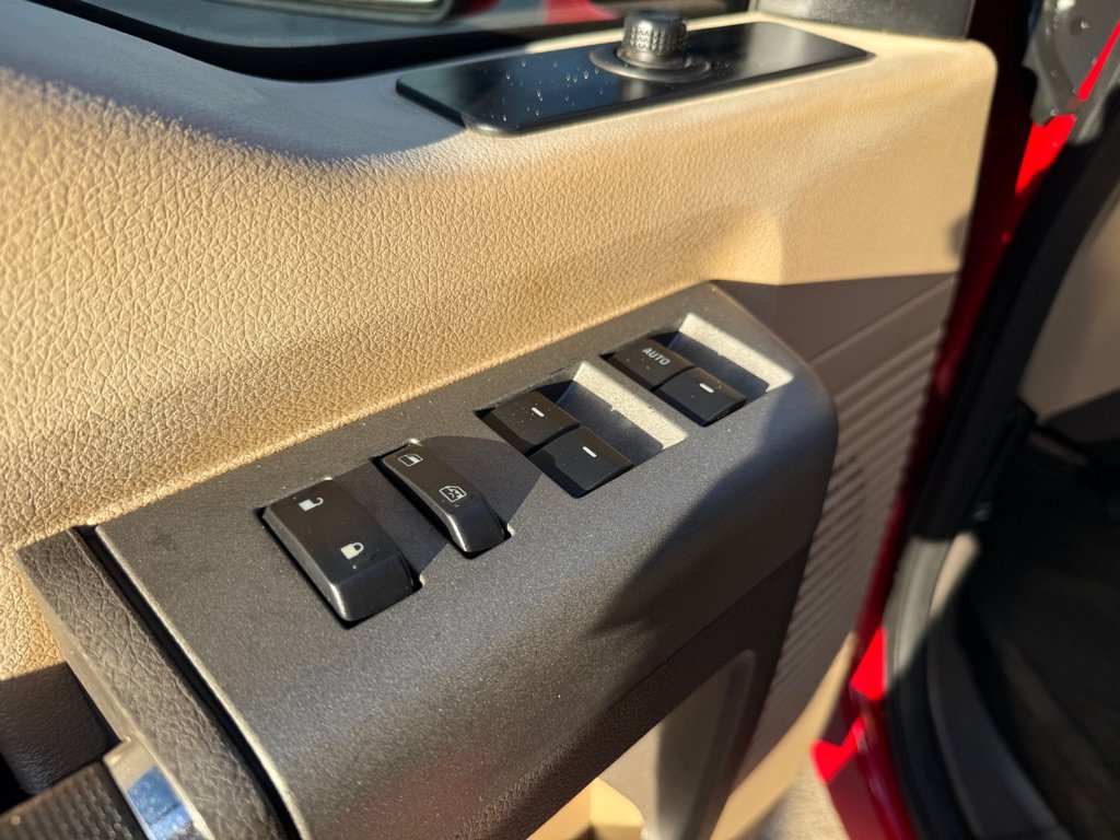 Used 2012 Ford F250 XLT AWD/4WD image 21