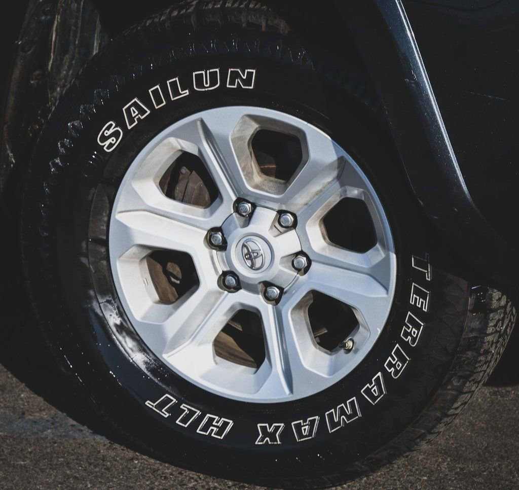 Used 2017 Toyota 4Runner SR5 w/ Four Season Floor Mat Package image 15