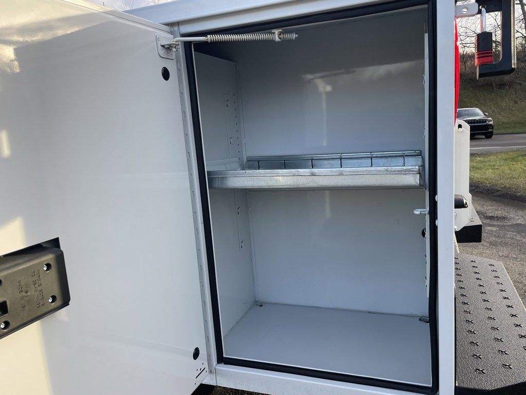 New 2026 Ford F350 XL w/ XL Chrome Package image 29