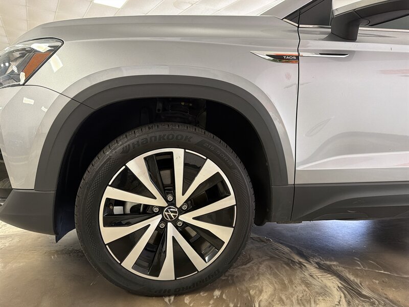 Used 2024 Volkswagen Taos SE FWD image 9