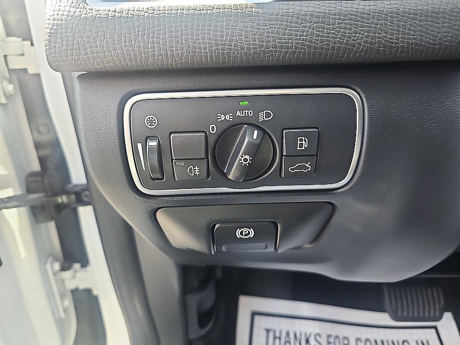 Used 2017 Volvo XC60 T5 Inscription w/ Advanced Package image 12